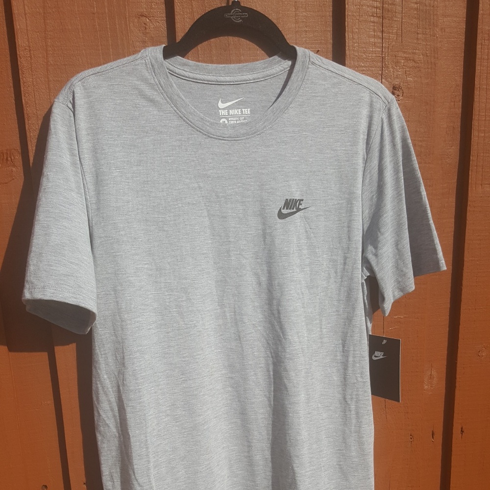 Men's Medium Nike Shirt
